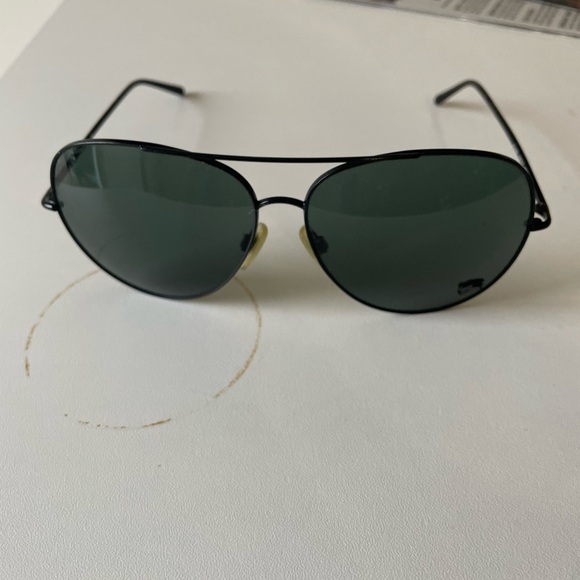 good as new Burberry sunglasses - Picture 3 of 3